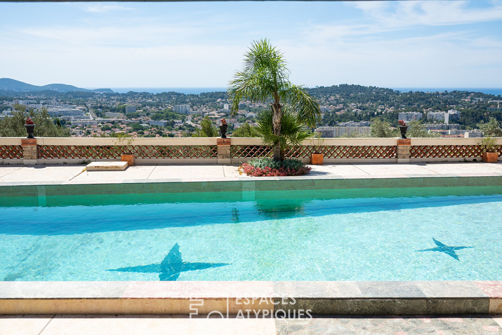 Villa de plain-pied et sa vue mer à Toulon