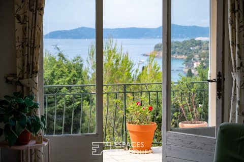 Charming villa with sea and hill views close to Aiguebelle beach. Le Lavandou
