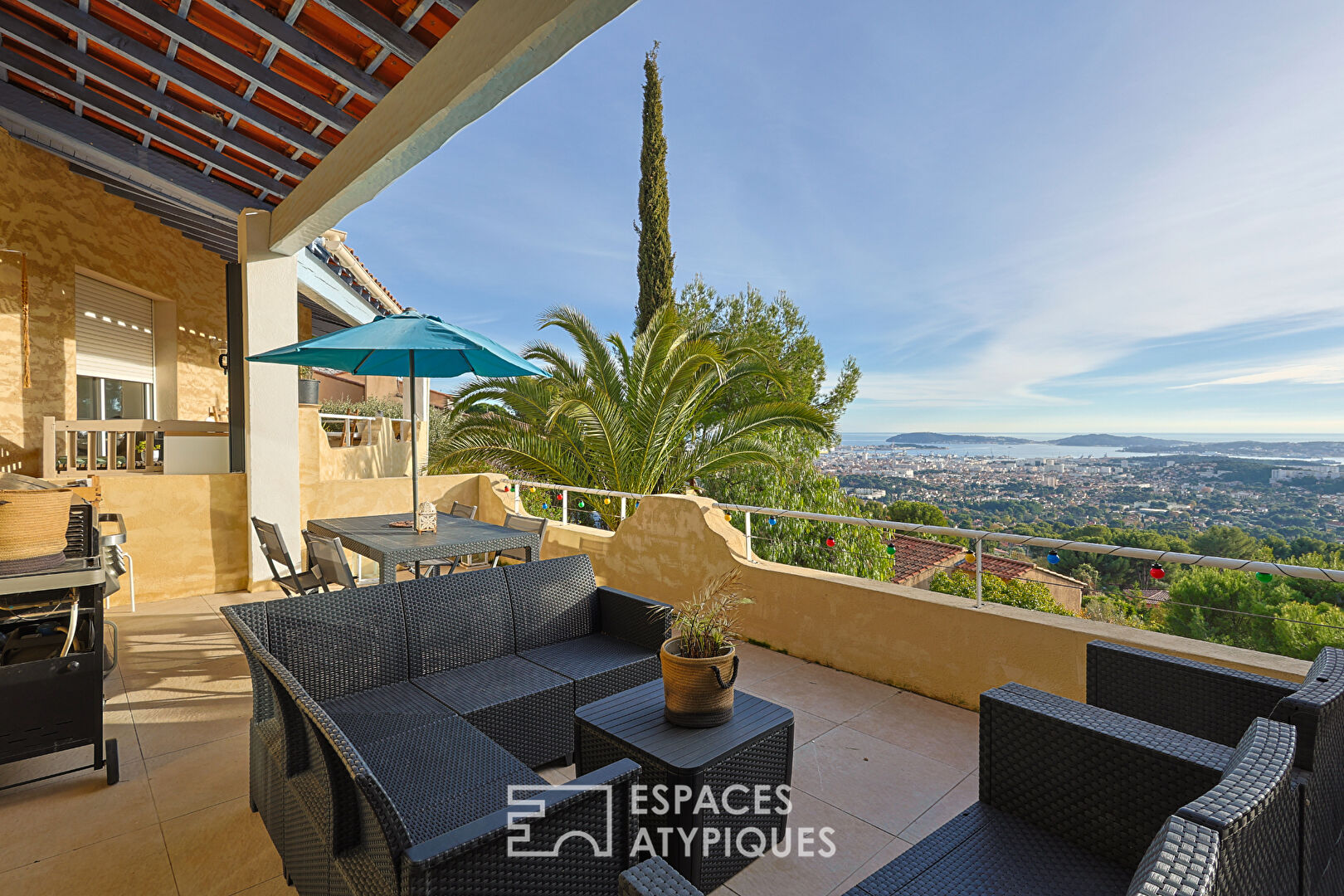 Villa à la vue panoramique sur la rade de Toulon