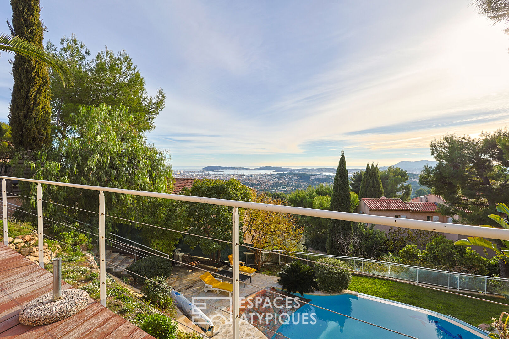 Villa with panoramic view of Toulon harbor