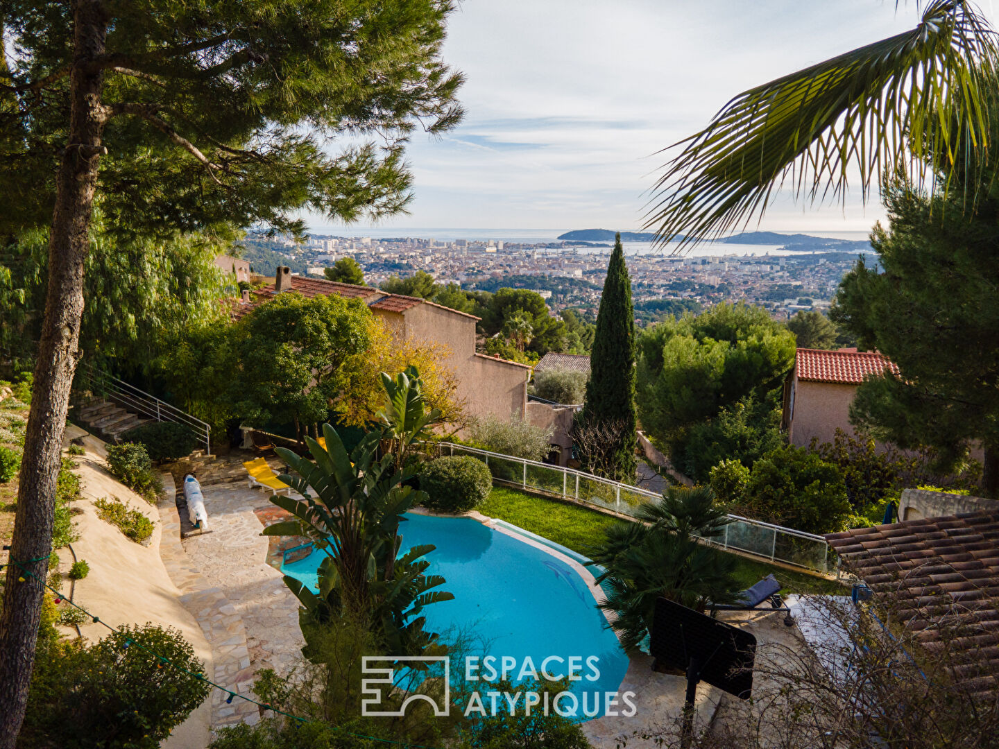 Villa with panoramic view of Toulon harbor