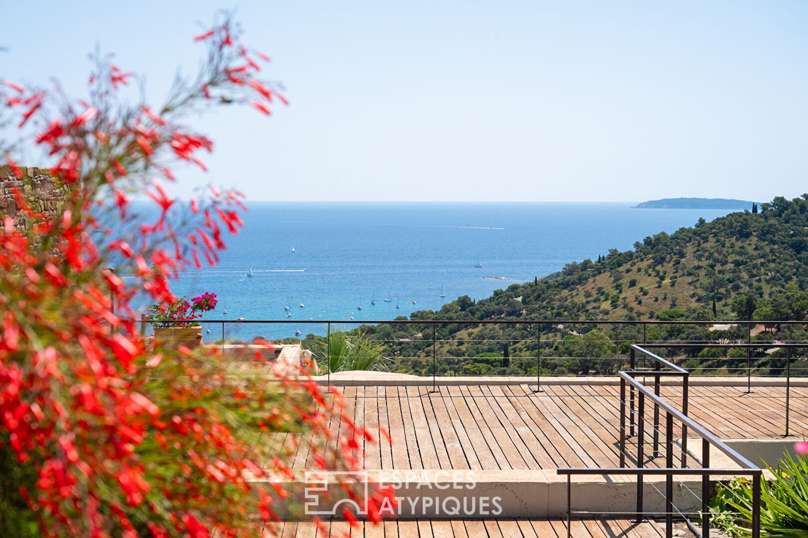 Villa d’architecte au Gaou-Bénat avec vue mer sur la baie