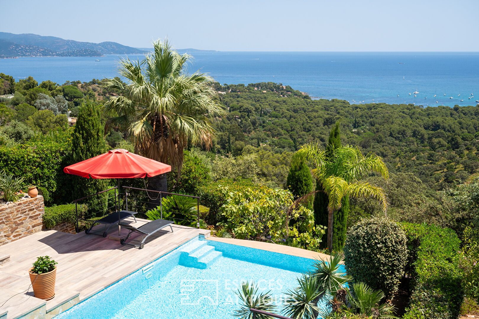 Villa d’architecte au Gaou-Bénat avec vue mer sur la baie