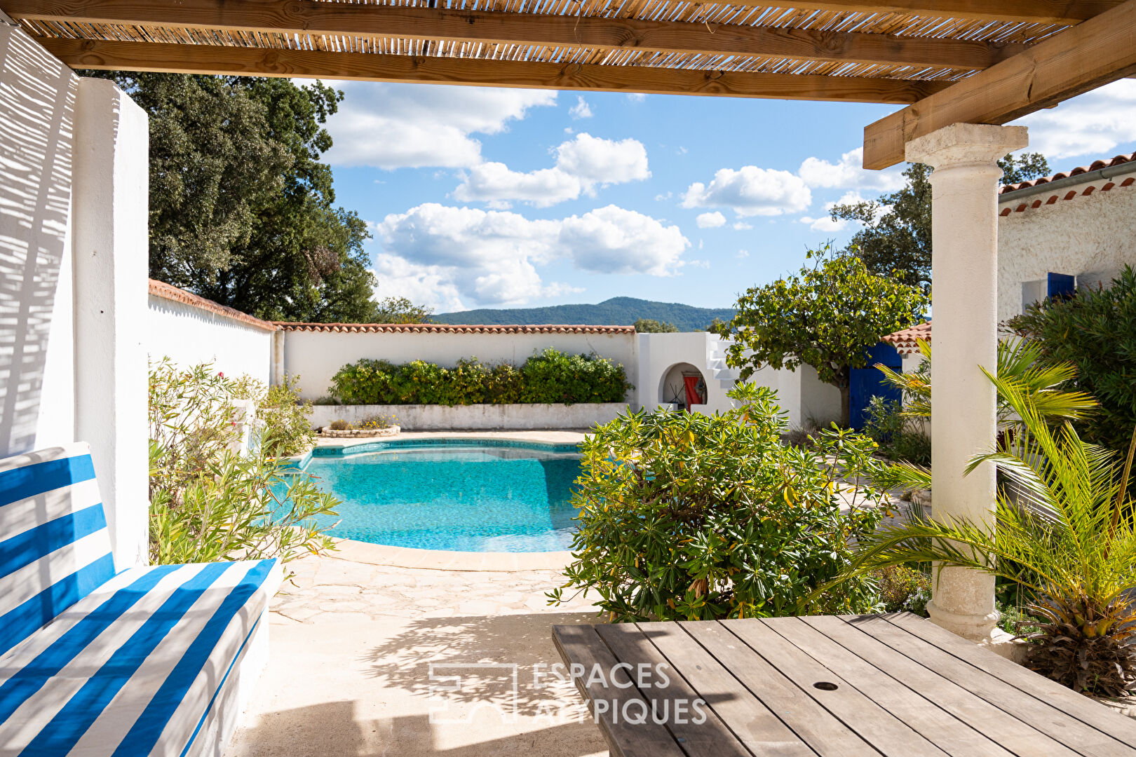 Maison de caractère avec jardin et vue contemplative