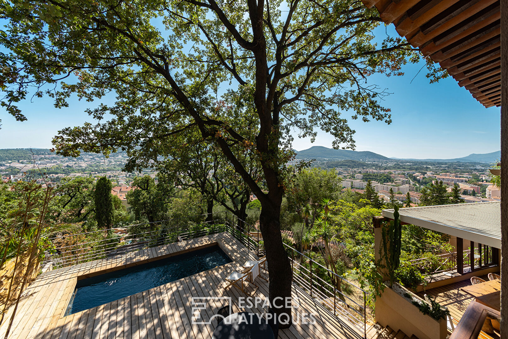 Villa aux prestations haut de gamme dans un cadre nature sur les hauteurs de Hyères