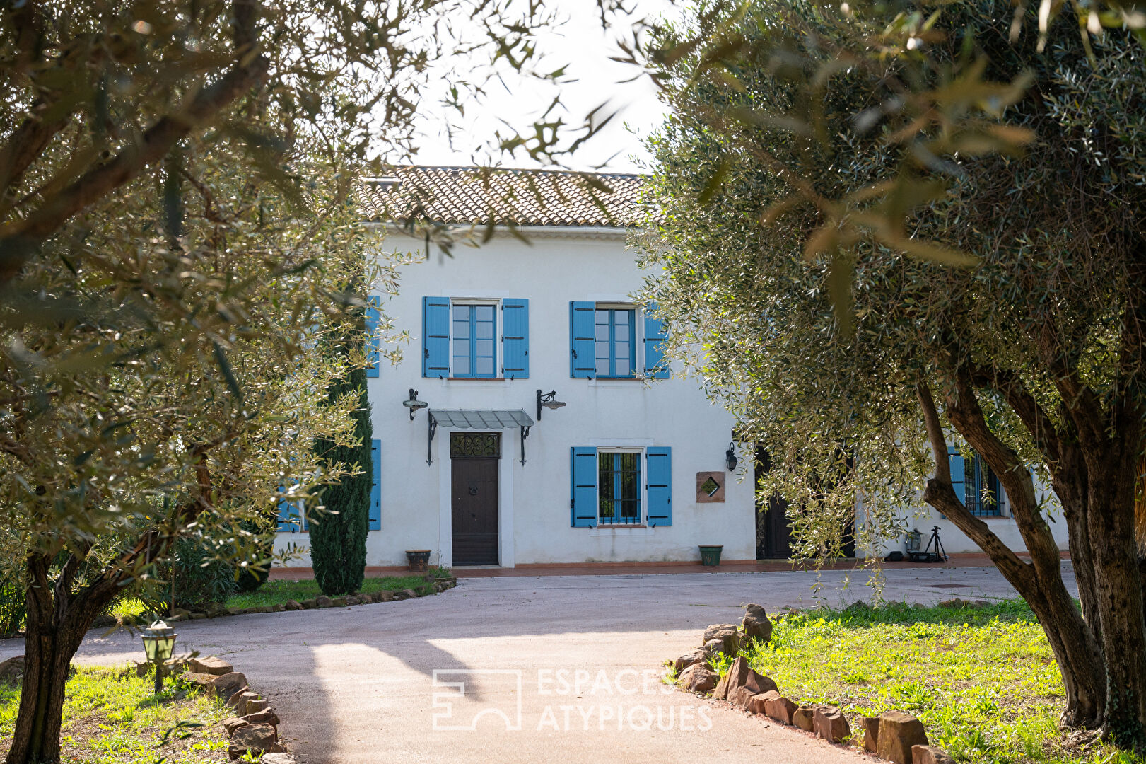 Mas provençal historique avec parc arboré et piscine