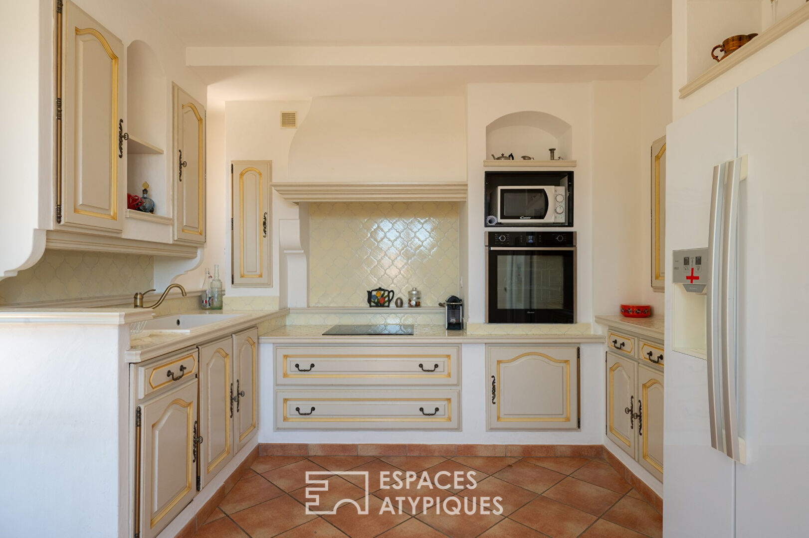 Appartement de caractère avec double-terrasse et vue dégagée à deux pas du centre ville d’Hyères