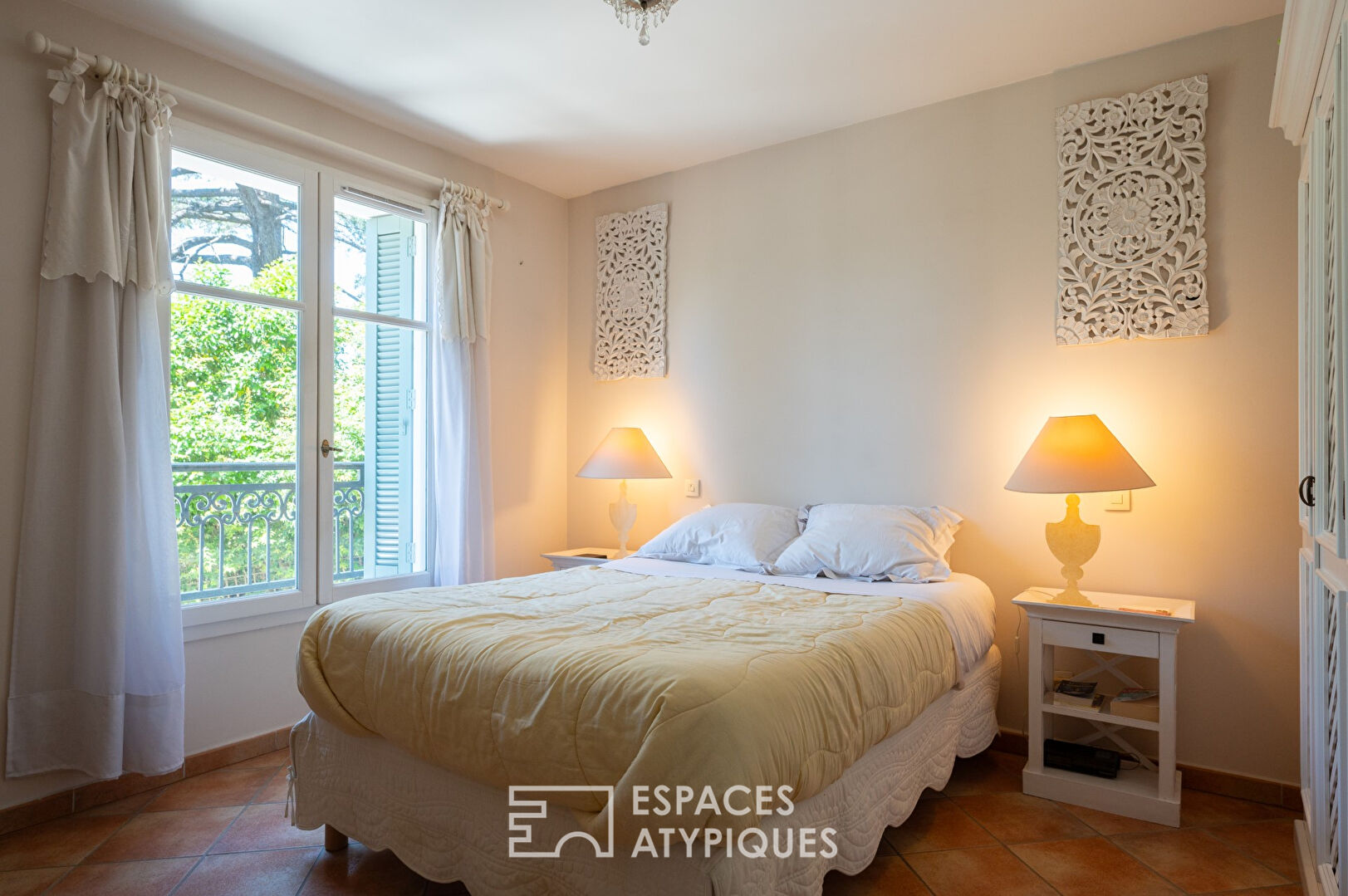 Appartement de caractère avec double-terrasse et vue dégagée à deux pas du centre ville d’Hyères