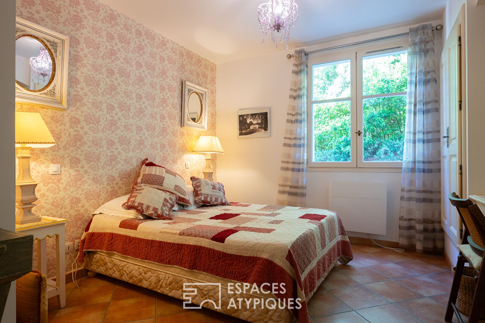 Appartement de caractère avec double-terrasse et vue dégagée à deux pas du centre ville d’Hyères