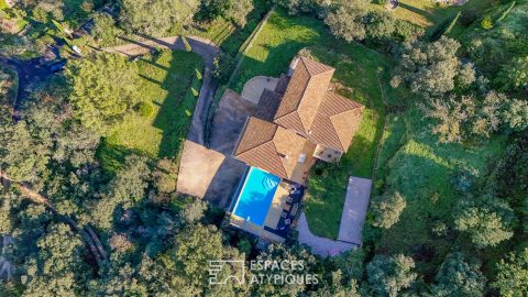 Villa contemporaine avec piscine et vue panoramique