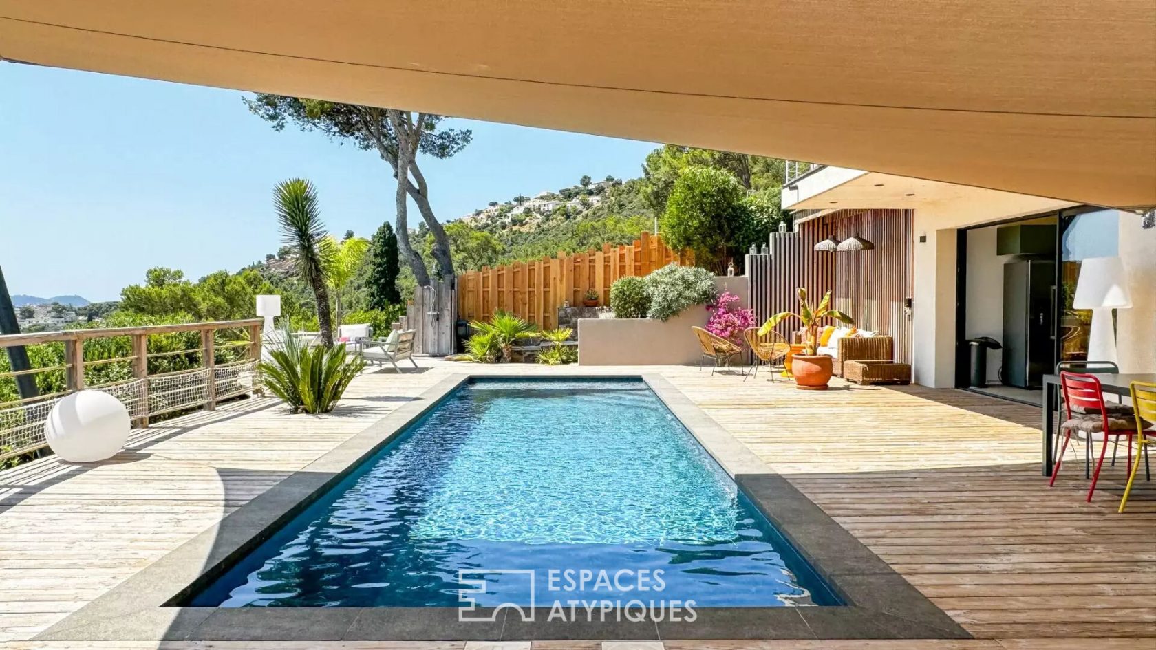 Villa contemporaine aux dimensions XXL avec vue mer à Hyères