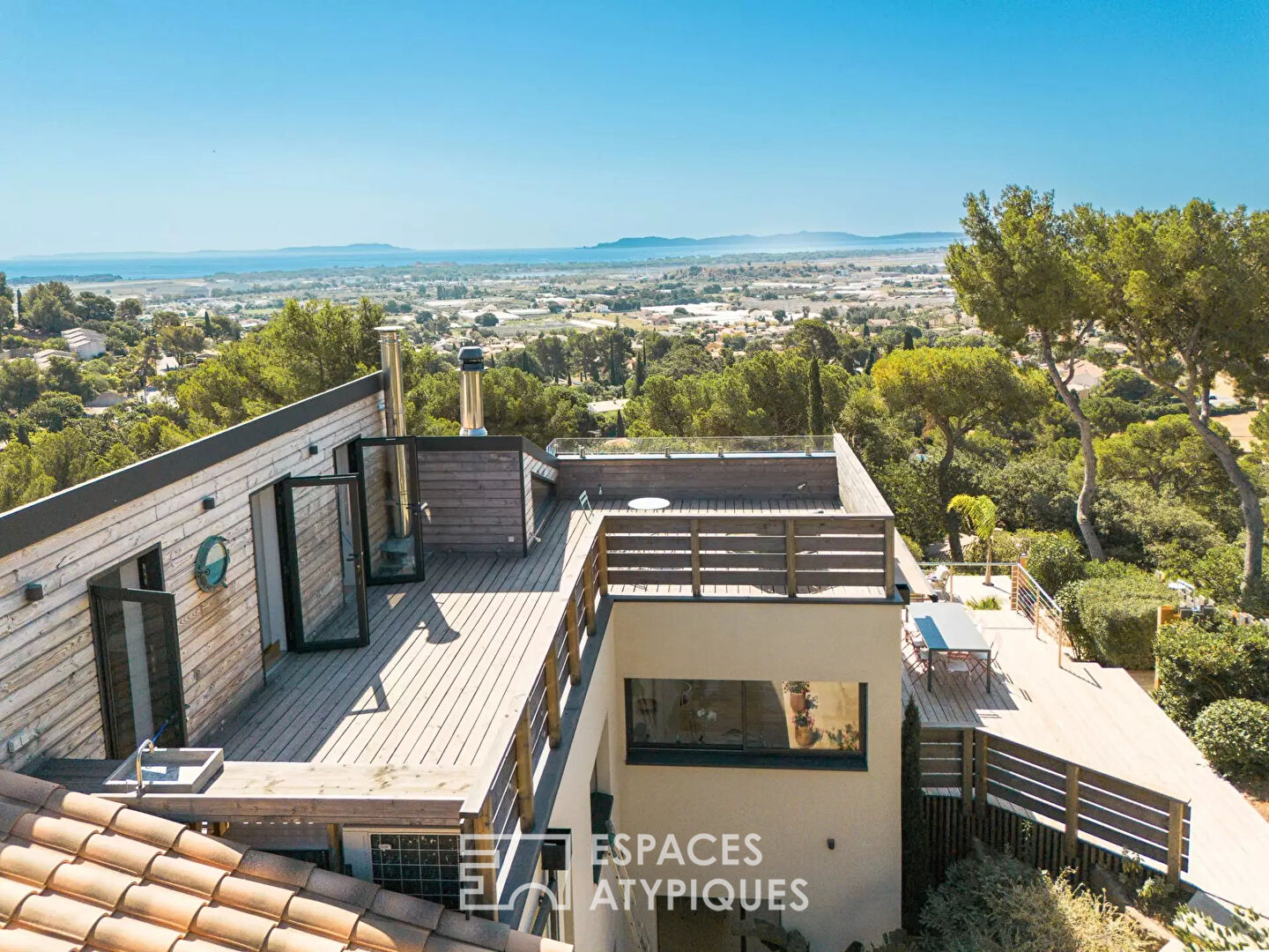 Villa contemporaine aux dimensions XXL avec vue mer à Hyères