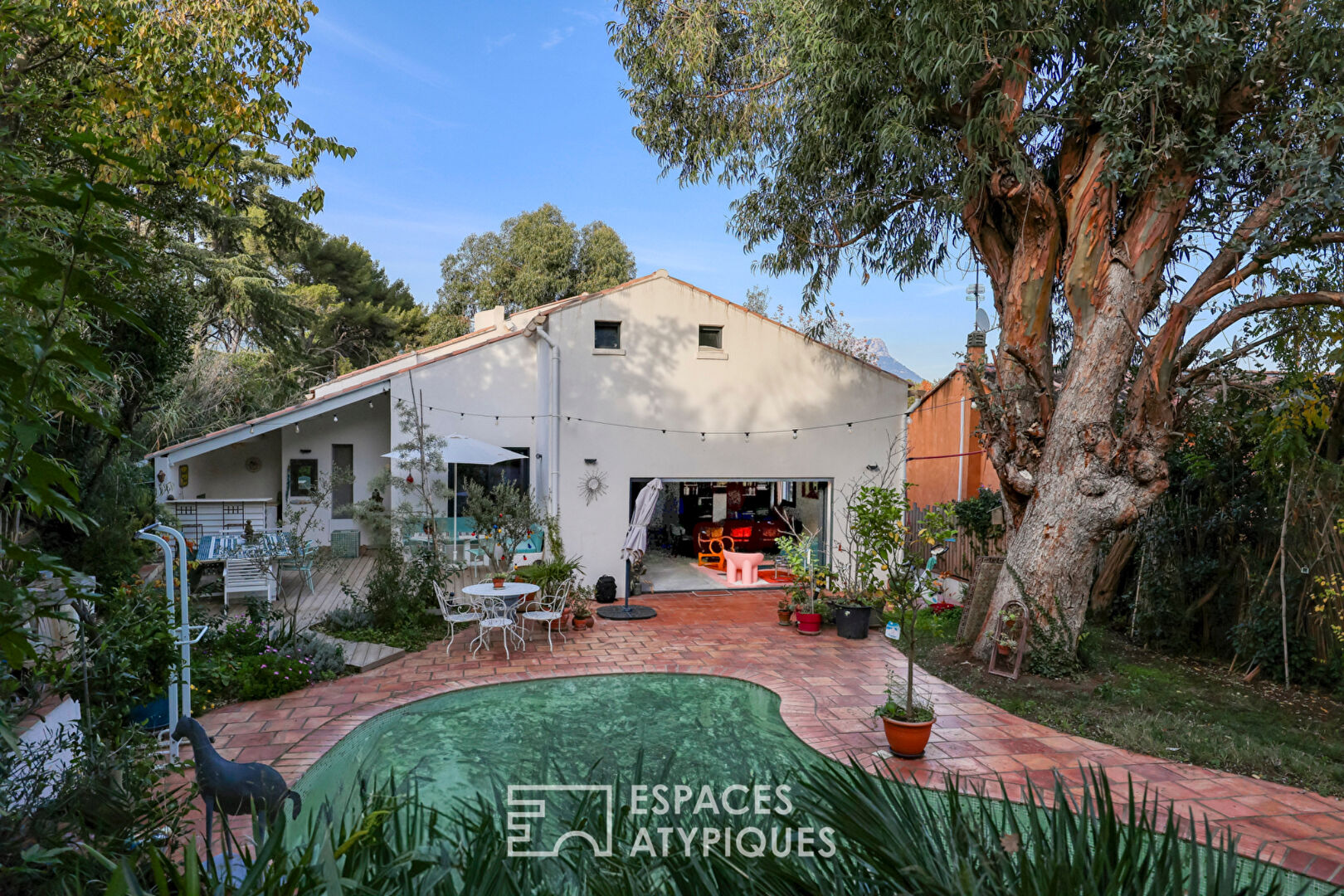 Renovated Art Deco house in Cap Brun