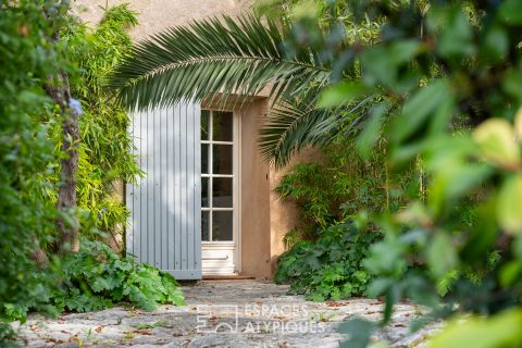 Maison centre village avec jardin et piscine