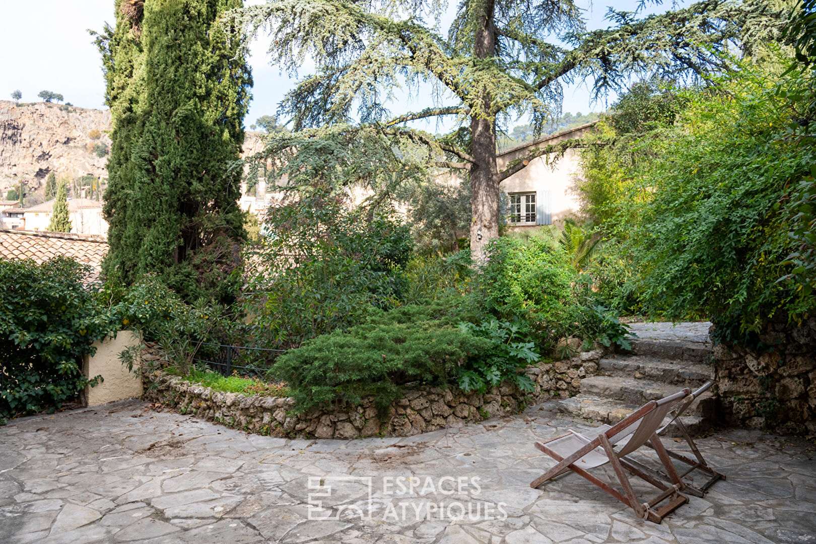 House in the village with outbuilding, garden and swimming pool