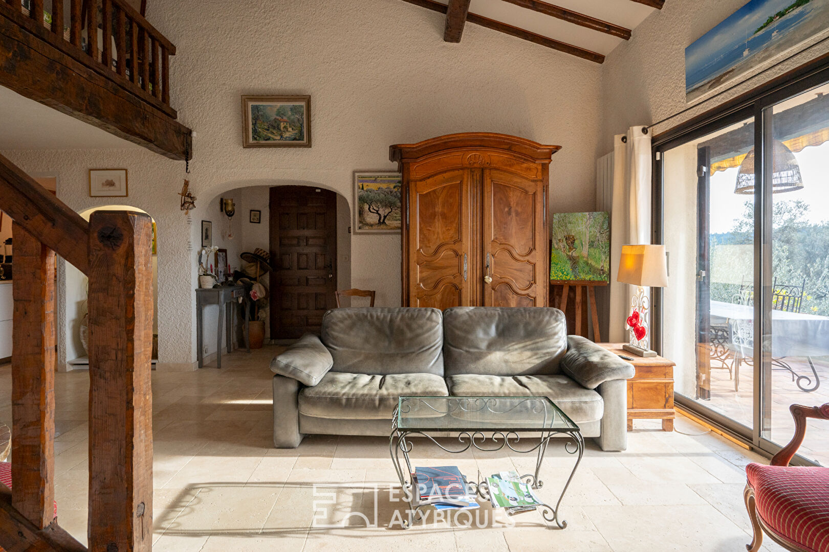 Architect’s house with swimming pool and olive grove between Cotignac and Brignoles