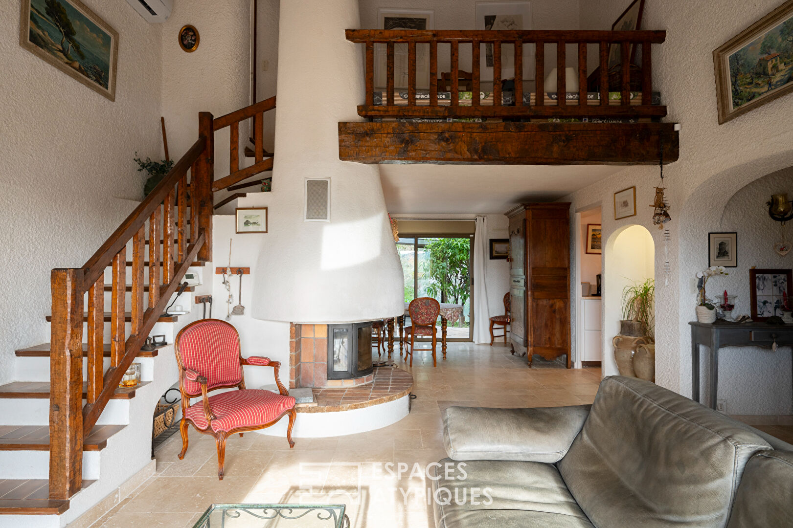 Architect’s house with swimming pool and olive grove between Cotignac and Brignoles