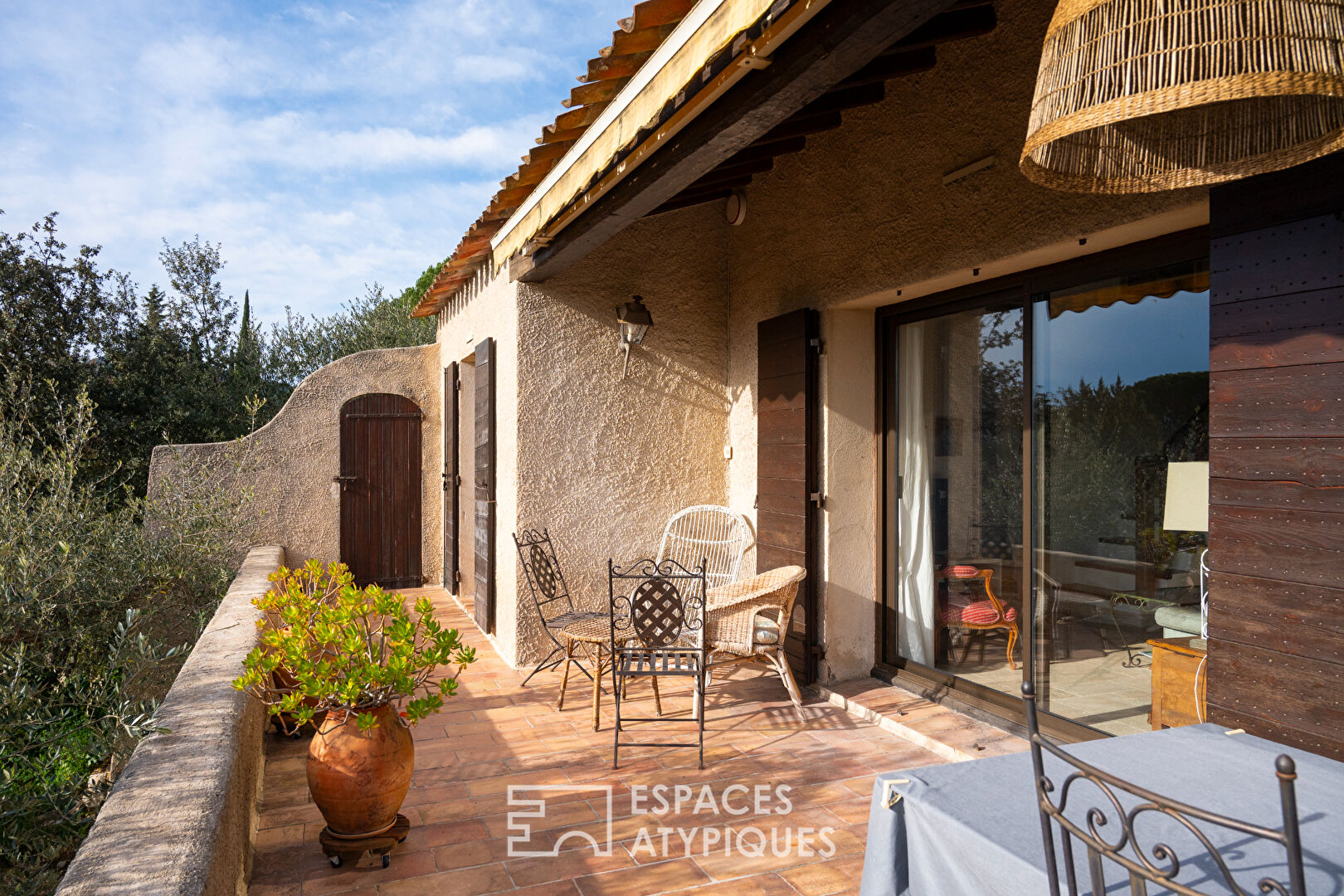 Architect’s house with swimming pool and olive grove between Cotignac and Brignoles