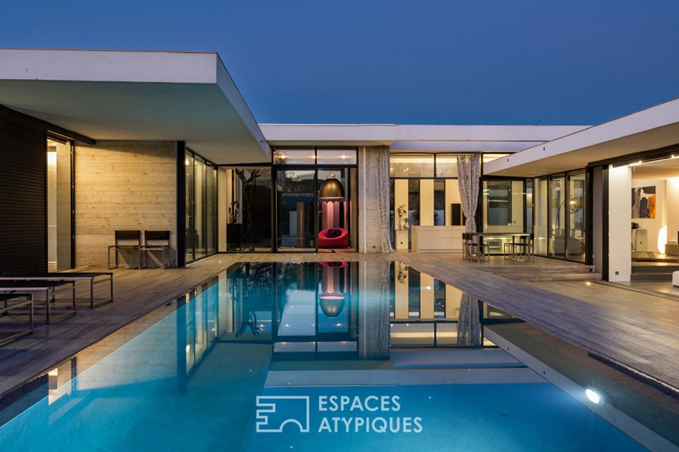 Villa contemporaine d'architecte dans un domaine sécurisé