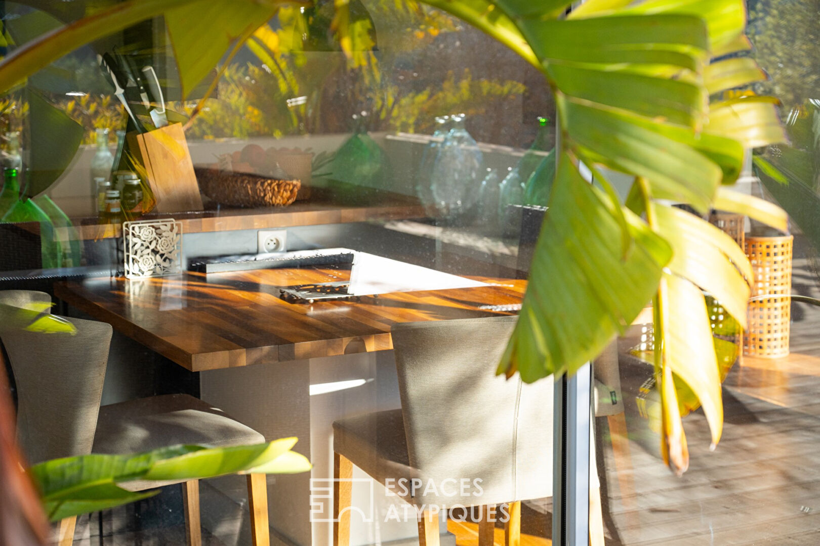 Maison esprit bastide réhabilitée avec piscine