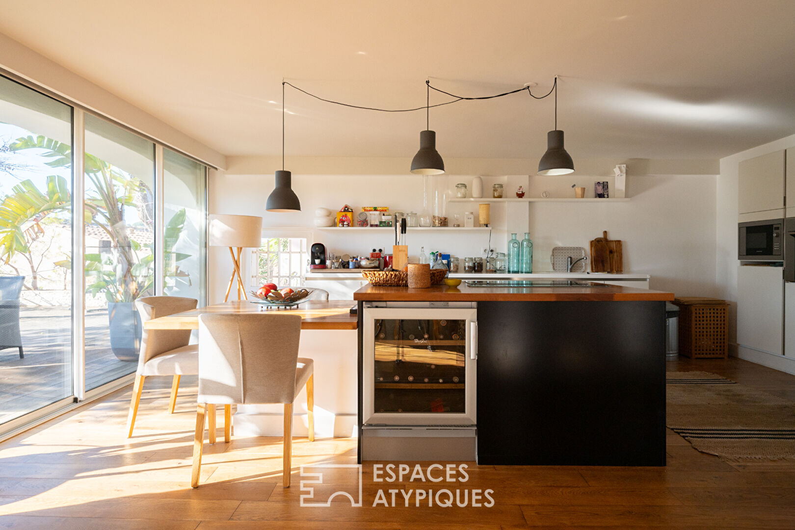 Maison esprit bastide réhabilitée avec piscine