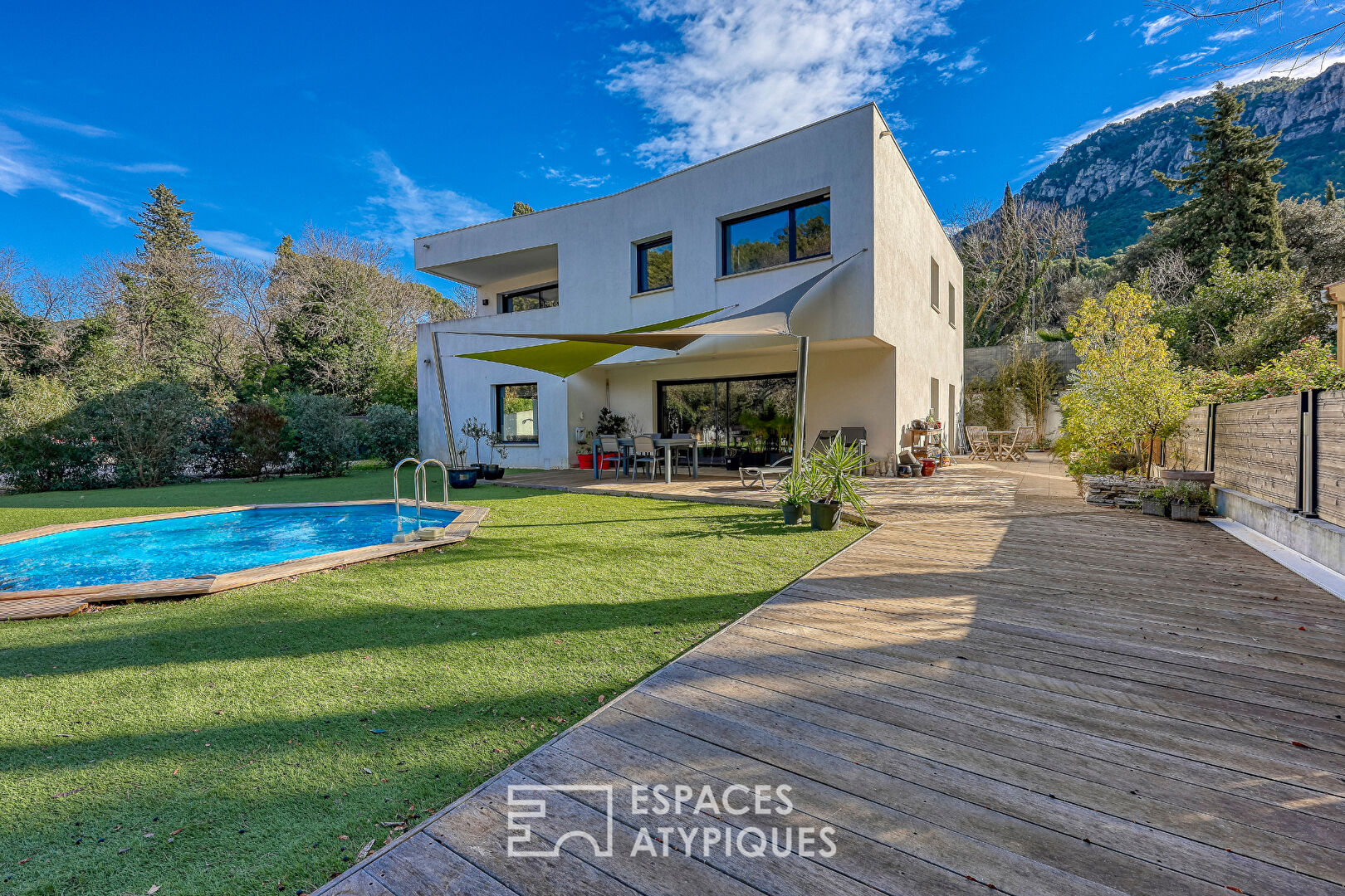 Villa contemporaine avec jardin et piscine à Toulon