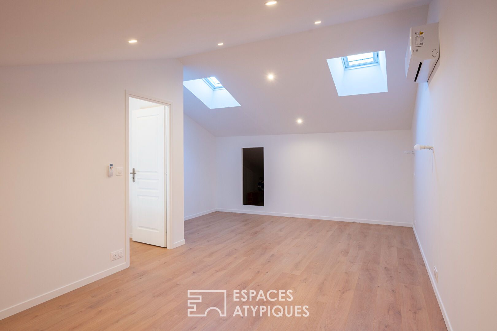 Esprit loft pour ce duplex avec terrasse en dernier étage à Hyères