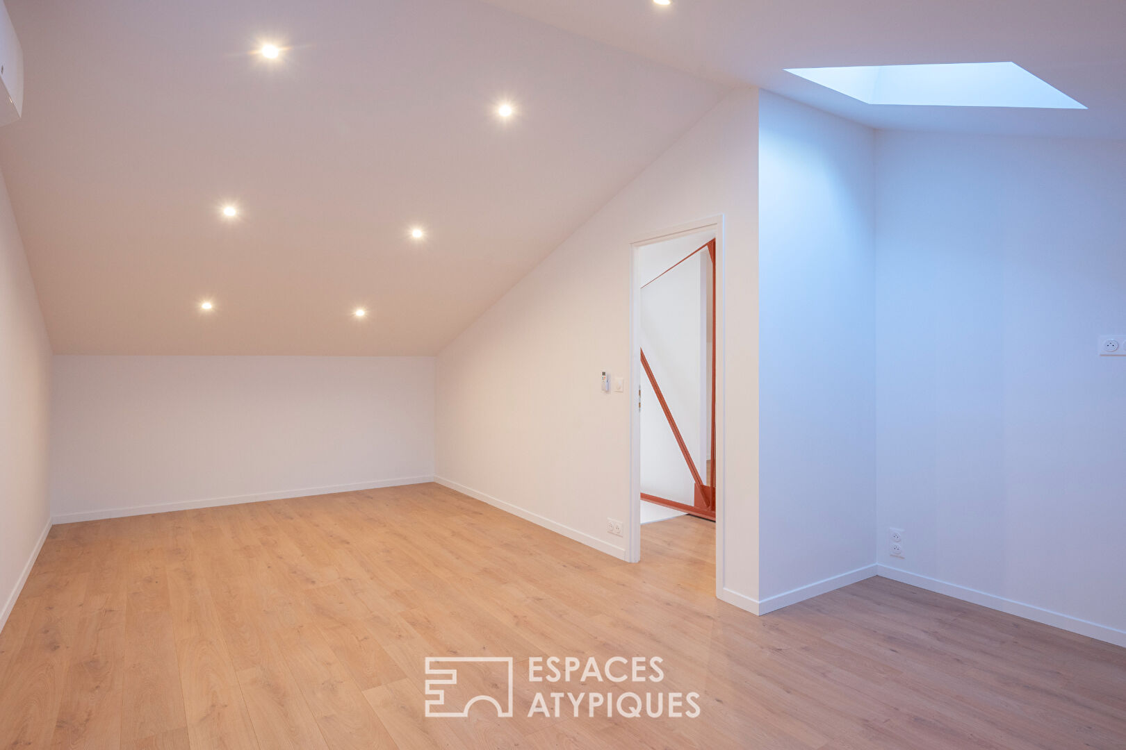 Esprit loft pour ce duplex avec terrasse en dernier étage à Hyères