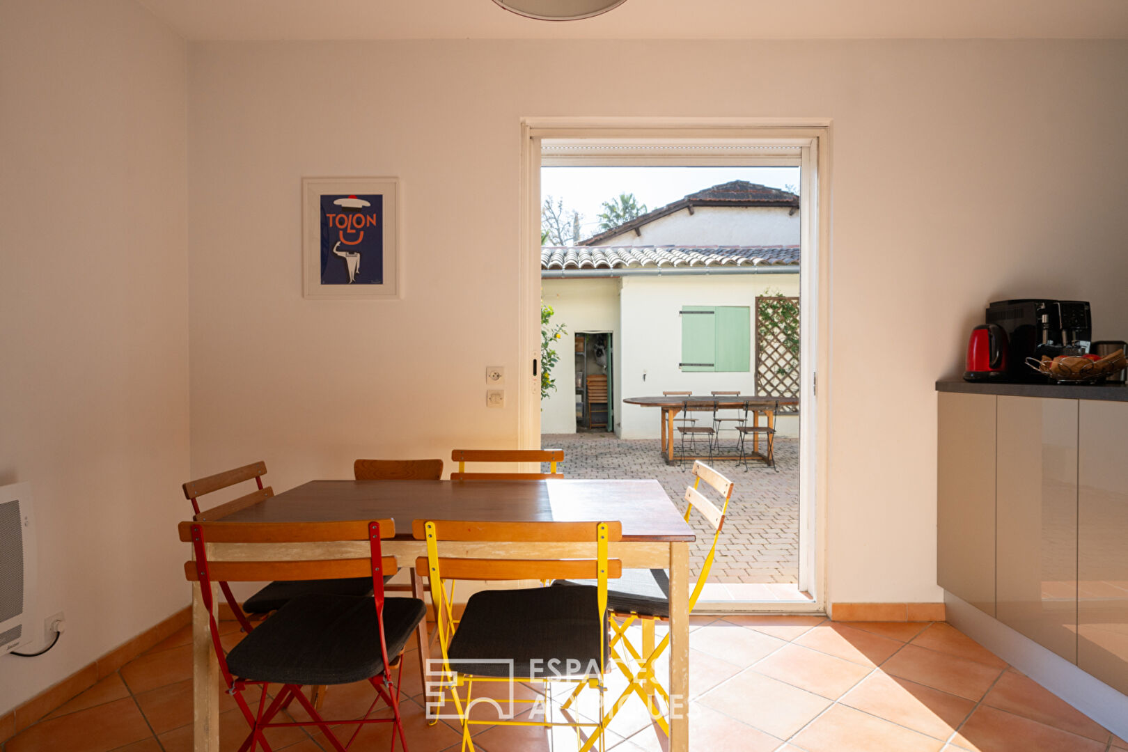 Maison familiale esprit bastide avec jardin et piscine