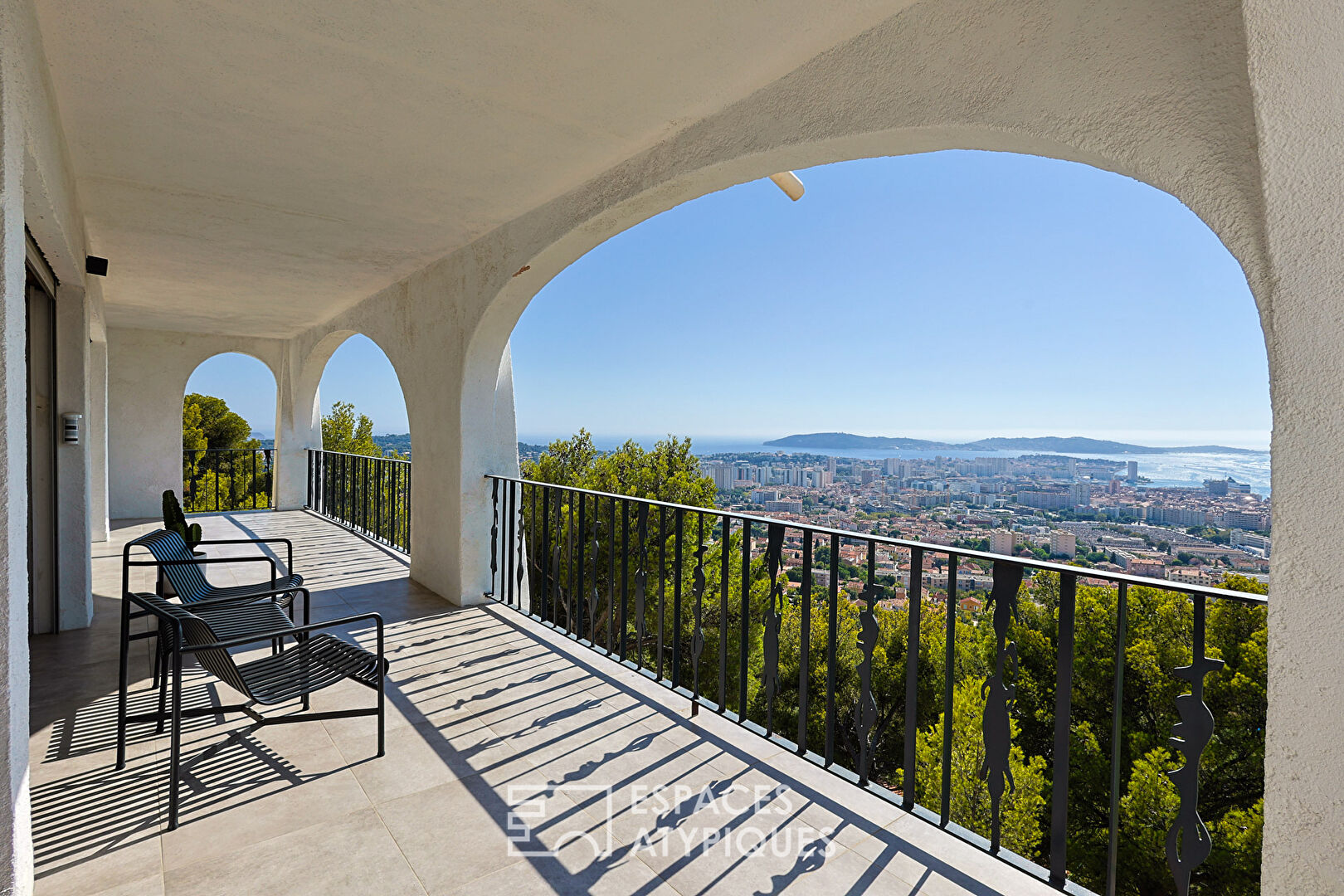 Hacienda Azuréenne vue cinématographique