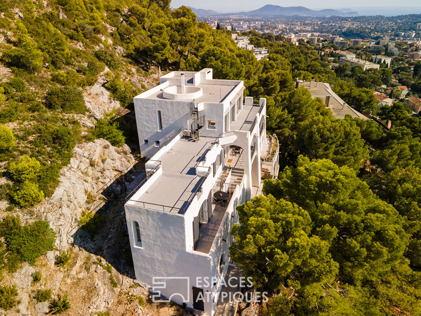 Hacienda Azuréenne vue cinématographique