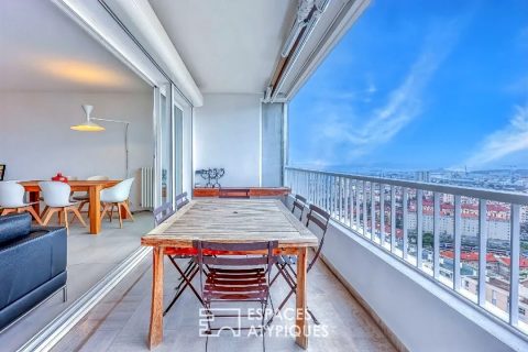 Top floor terrace apartment