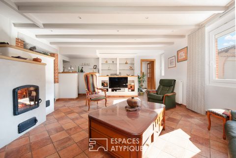 Renovated character house with swimming pool and independent studio in the countryside