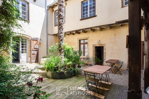 Real estate complex in the heart of a medieval village