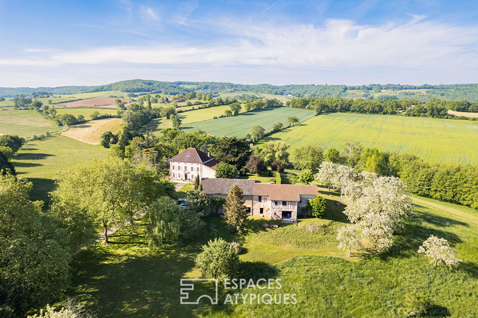 Mansion with outbuildings, swimming pool and park