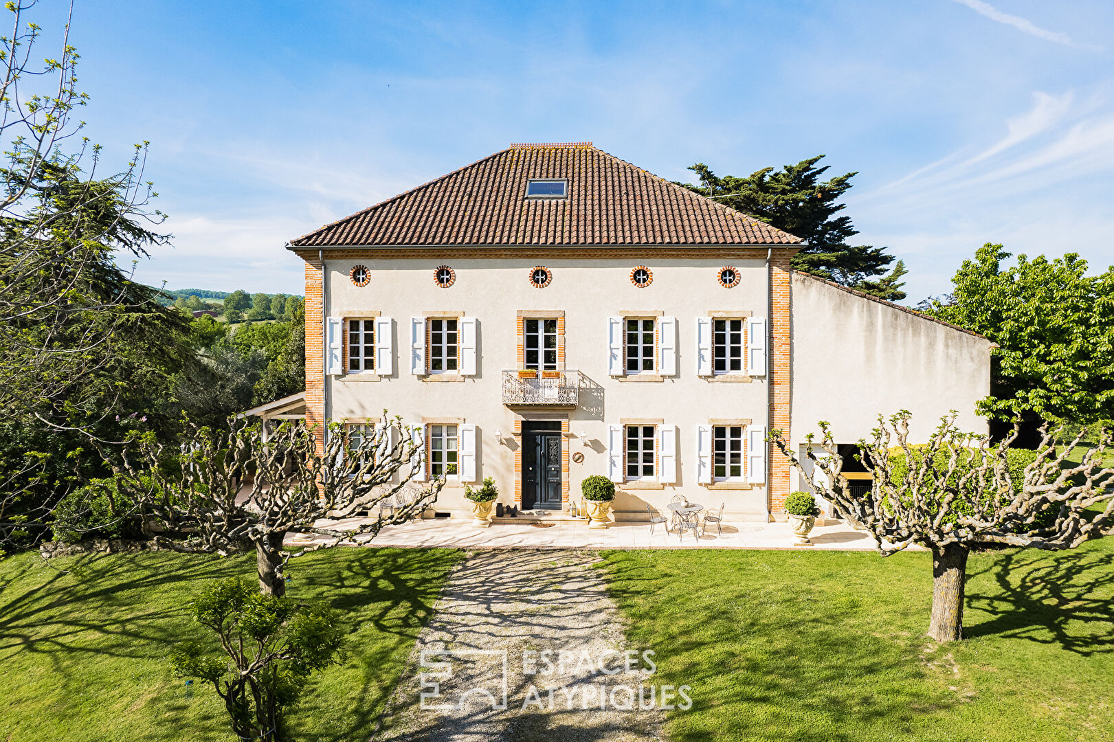 Mansion with outbuildings, swimming pool and park