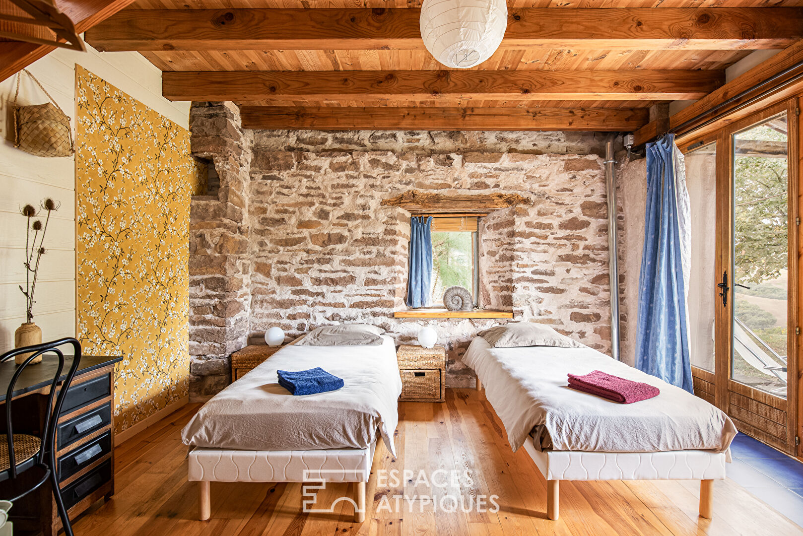 Renovated estate with views of the Aveyron countryside