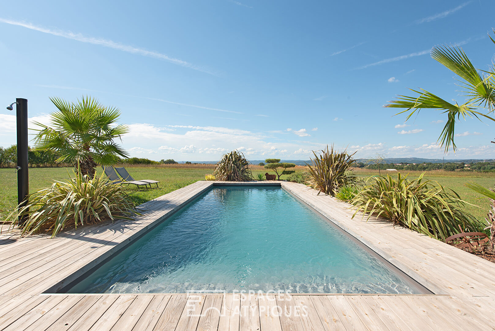 Character house with open view of ALBI