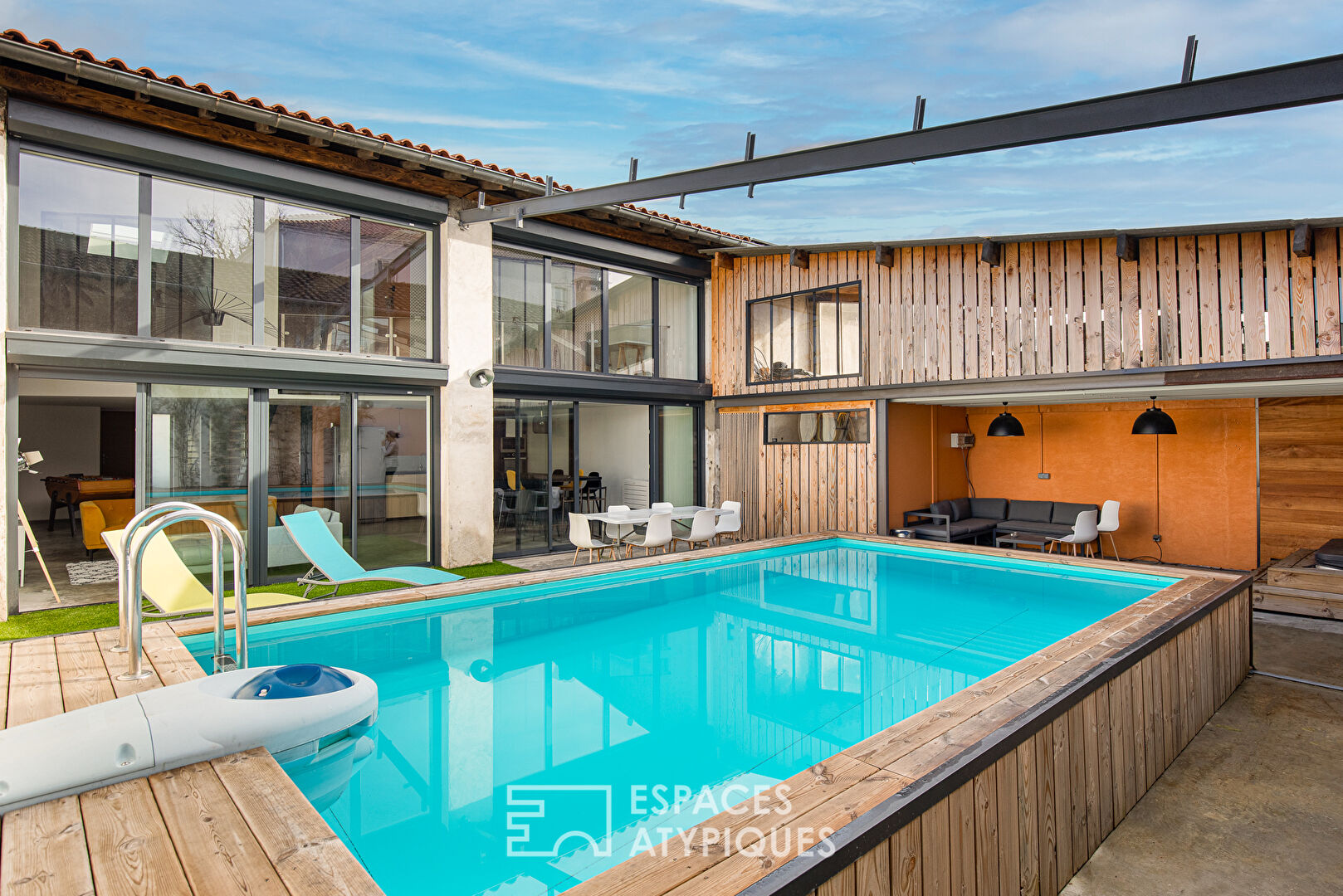 Maison type loft avec piscine et jacuzzi en coeur de ville