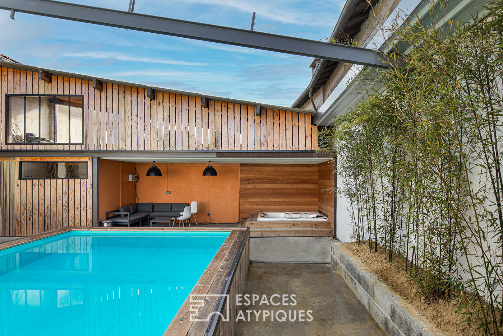 Maison type loft avec piscine et jacuzzi en coeur de ville