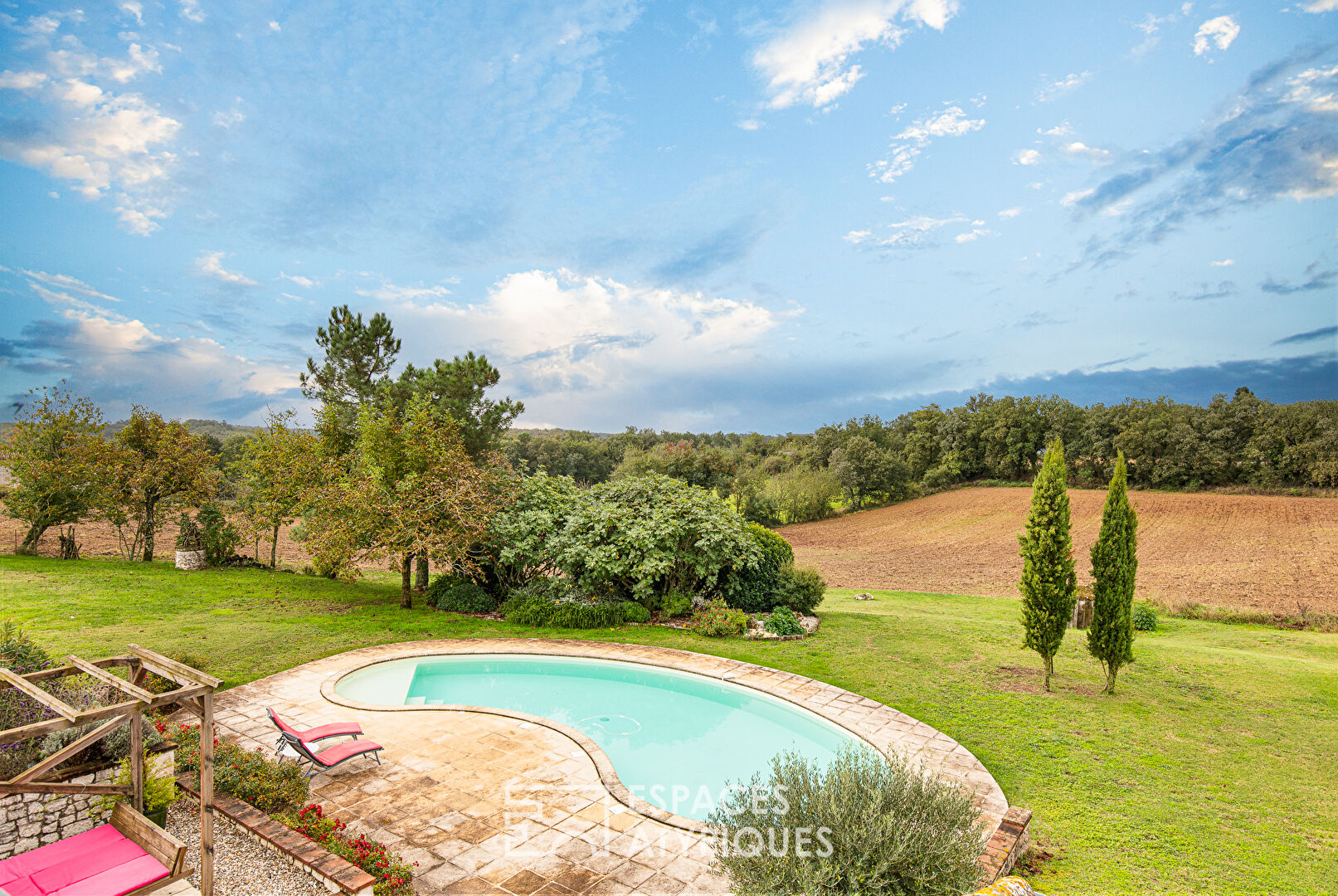 Old renovated wine estate in the heart of the Golden Triangle