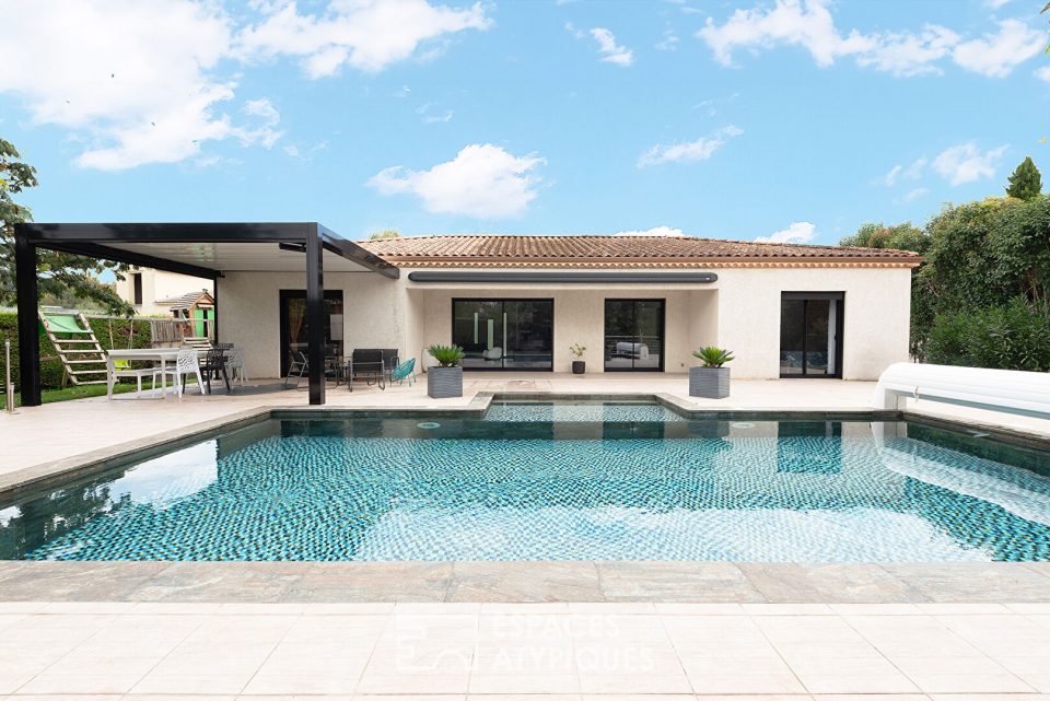 Superbe maison moderne avec jardin et piscine