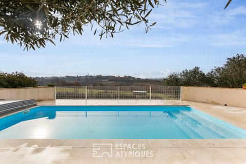 Corps de ferme rénové, avec piscine et vue panoramique