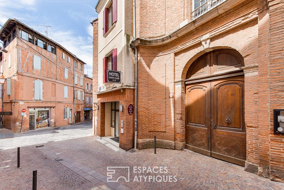 Ancien hôtel à rénover dans le centre historique