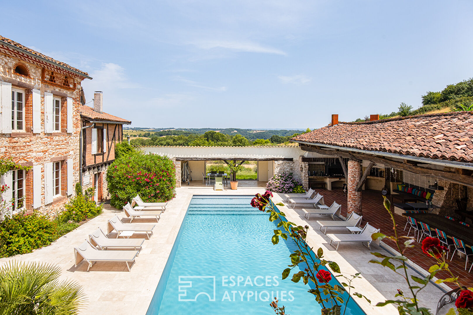 Domaine avec gîtes et chambres d’hôtes au coeur du TARN