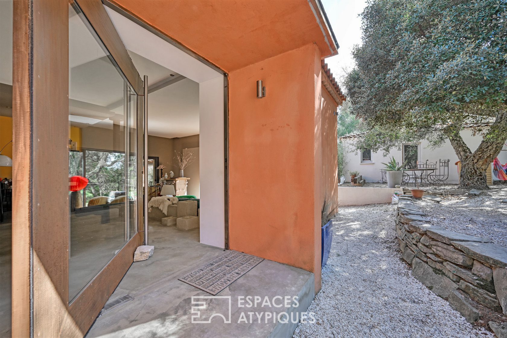 Lovely farmhouse in the heart of the garrigue