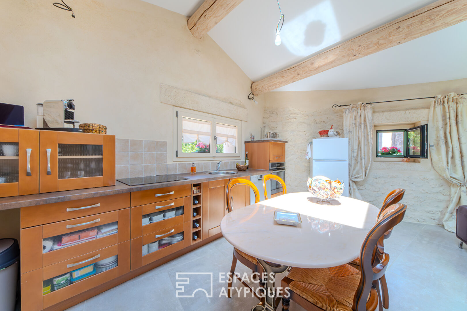 A bright cocoon with a roof terrace and garage near Uzès