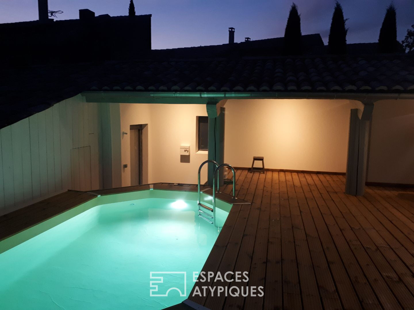 Bright village house with swimming pool near Uzès