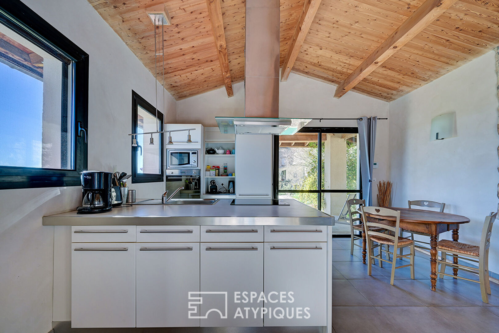 Uzès: a house with a breathtaking view of nature