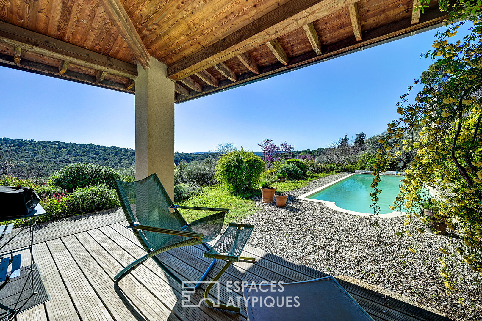 Uzès: a house with a breathtaking view of nature